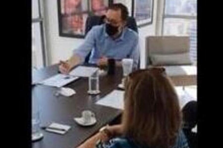 Mesa de negociação entre o Secretário Carlos Bezerra e parte da diretoria do Sitraemfa